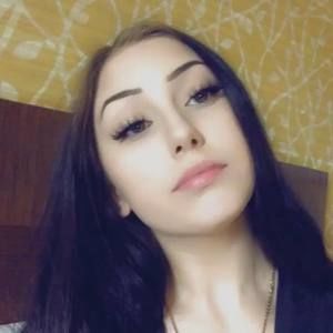 Meet your Posher, Cora